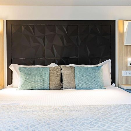 Best Western Le Moulin De Ducey Экстерьер фото