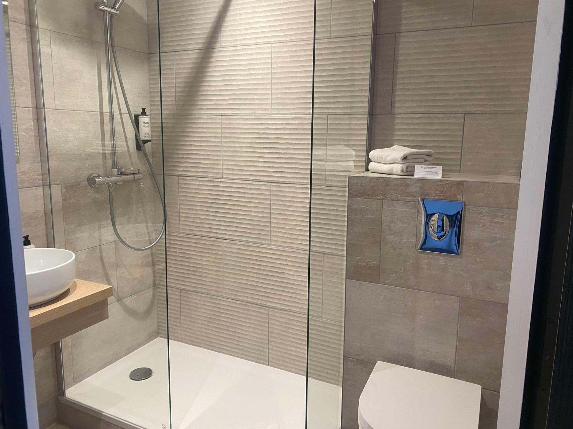 Best Western Le Moulin De Ducey Экстерьер фото